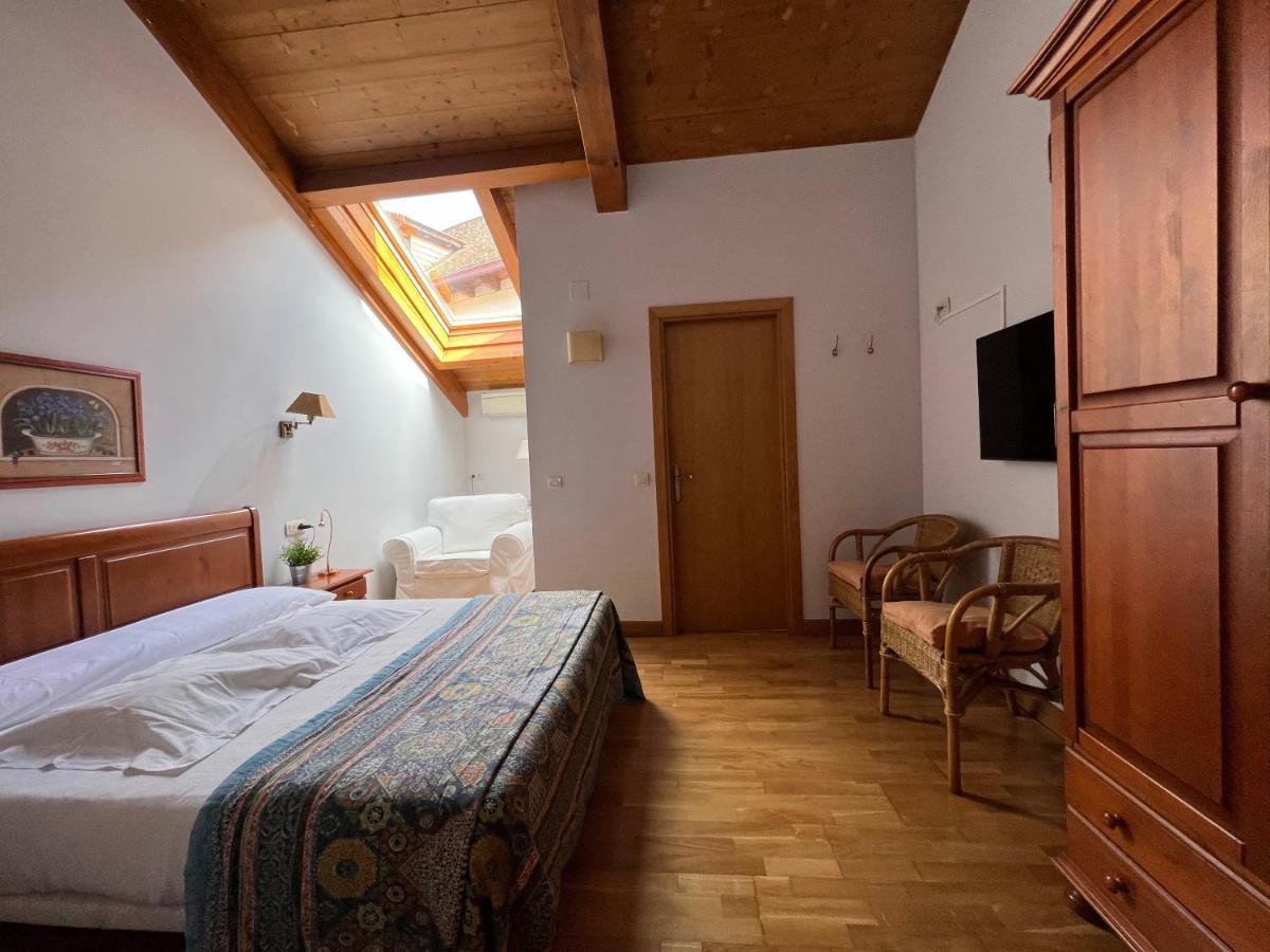 Hostal Rural Salazar Oronz Exterior foto