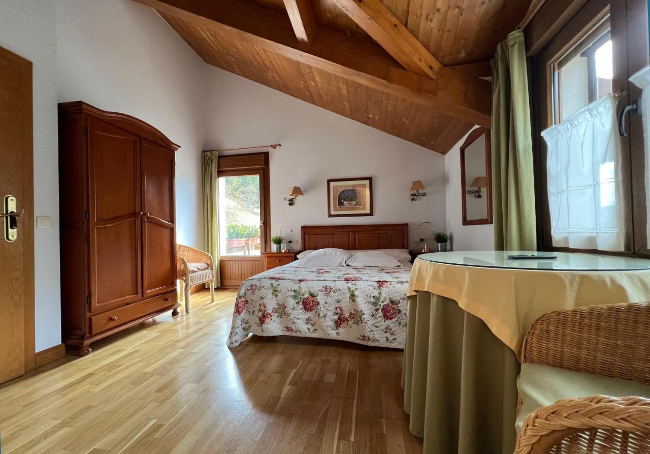 Hostal Rural Salazar Oronz Exterior foto