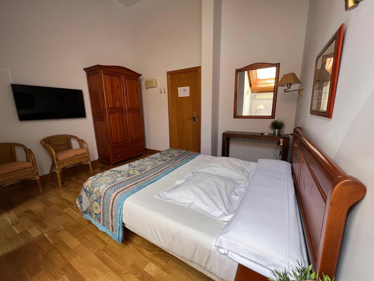 Hostal Rural Salazar Oronz Exterior foto