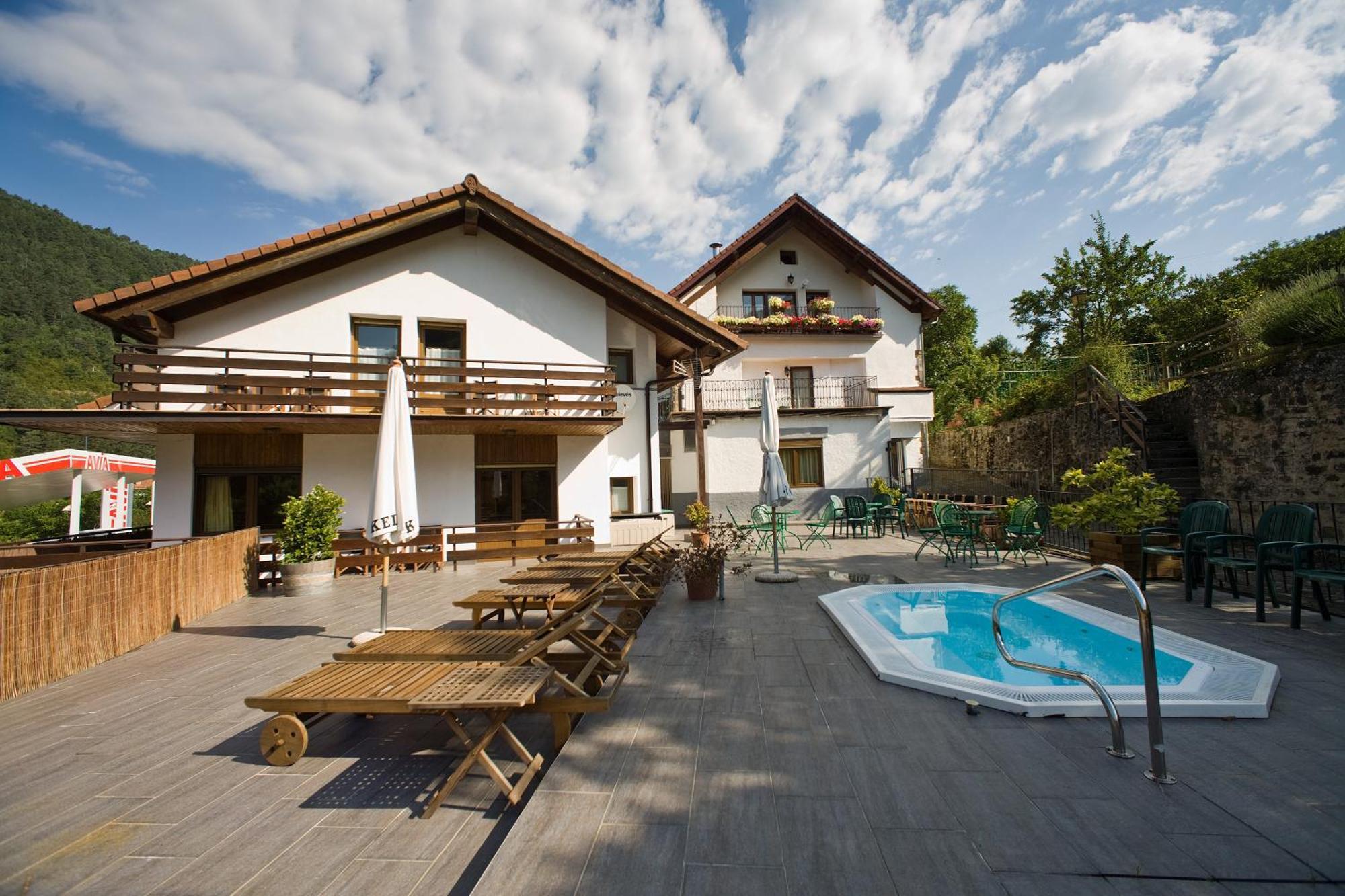 Hostal Rural Salazar Oronz Exterior foto