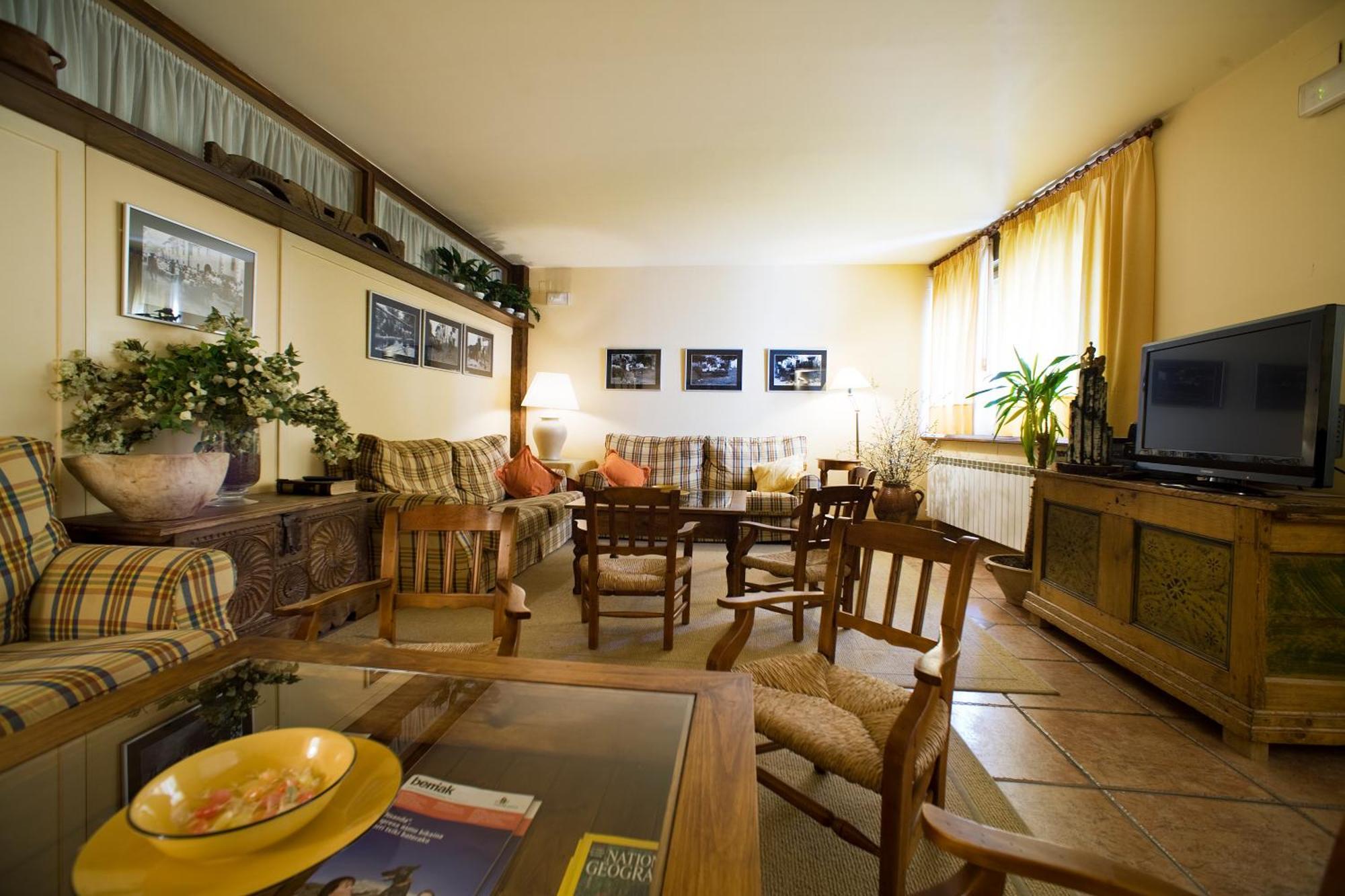 Hostal Rural Salazar Oronz Exterior foto